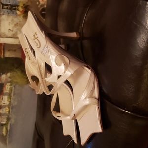 Sara Navarro Weding Collection